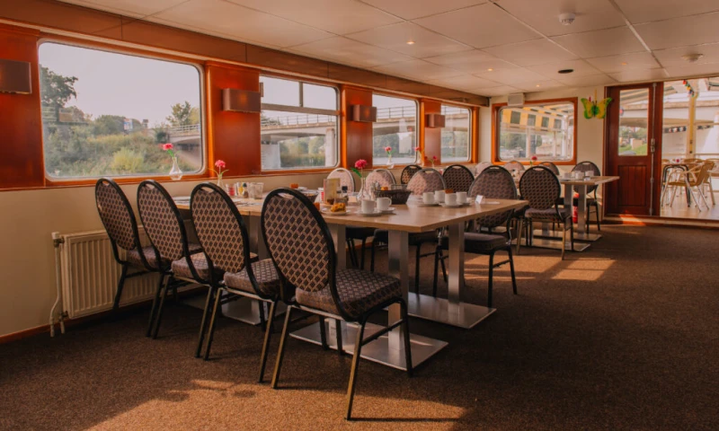 Rederij Leerdam bovensalon